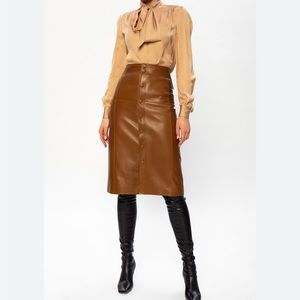 N by Nancy women’s 2XL brown, faux, leather skirt with zip back , matching belt‎